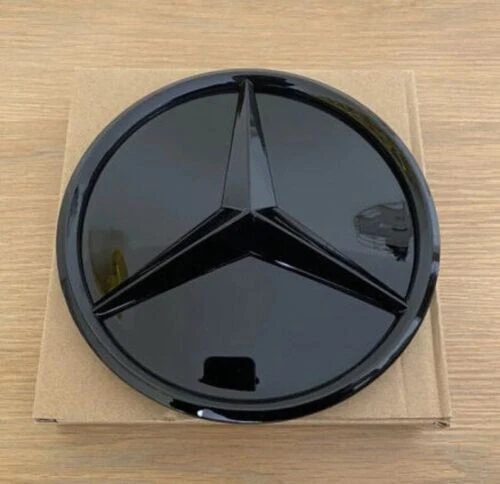 Emblema fata MERCEDES